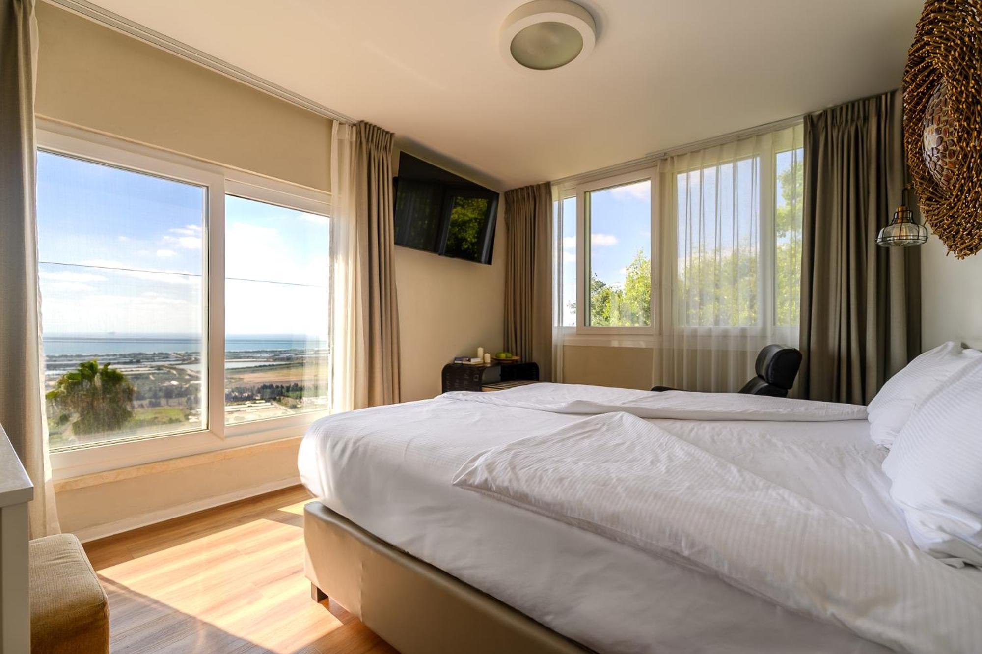 Hotel Beit Maimon Zikhron Ya'akov Esterno foto